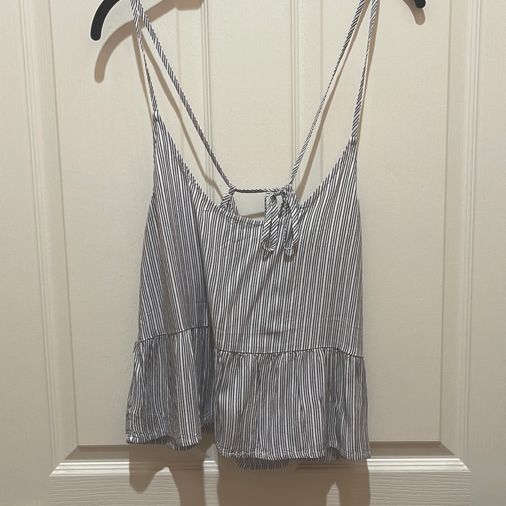 ☘️ Hollister Cropped Cami